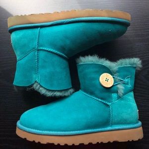 Ugg mini bailey button